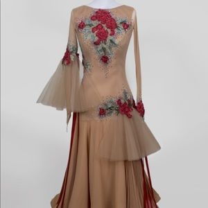 Elegant Em couture dress for sale